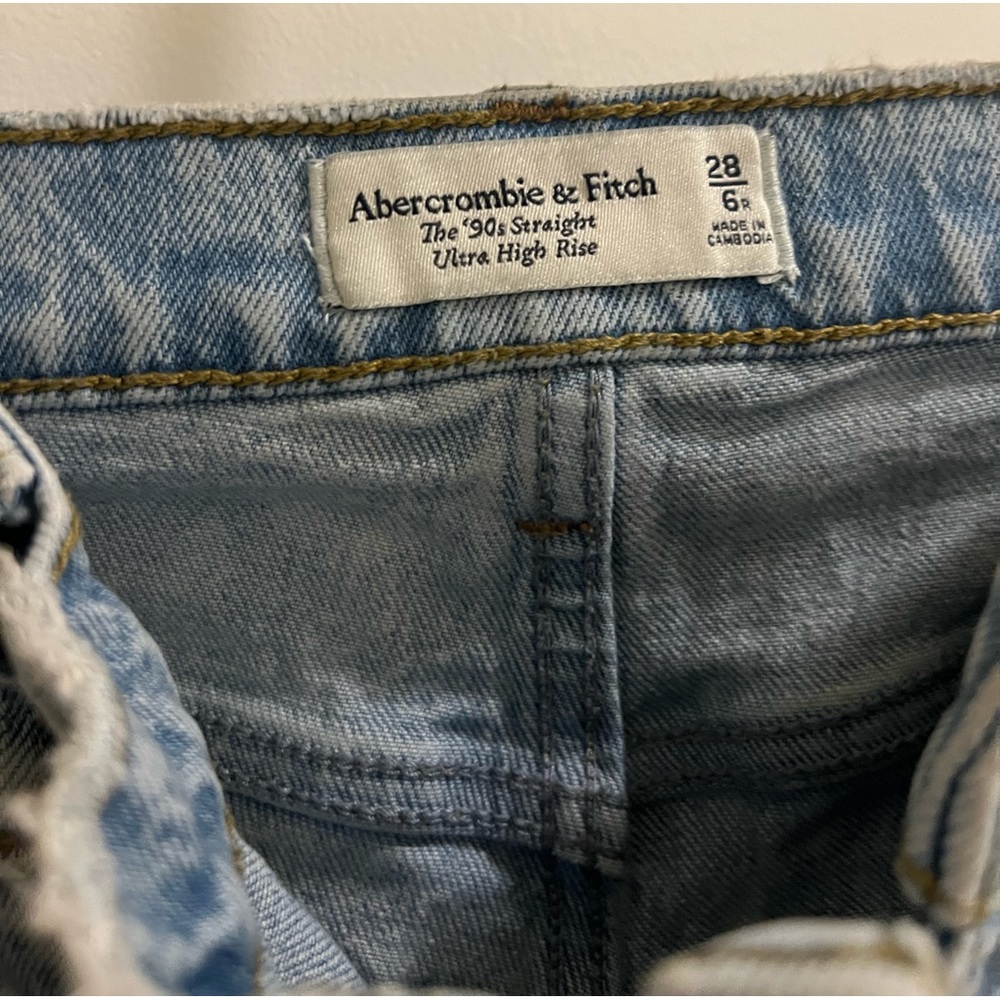 Abercrombie 90s straight ultra high rise